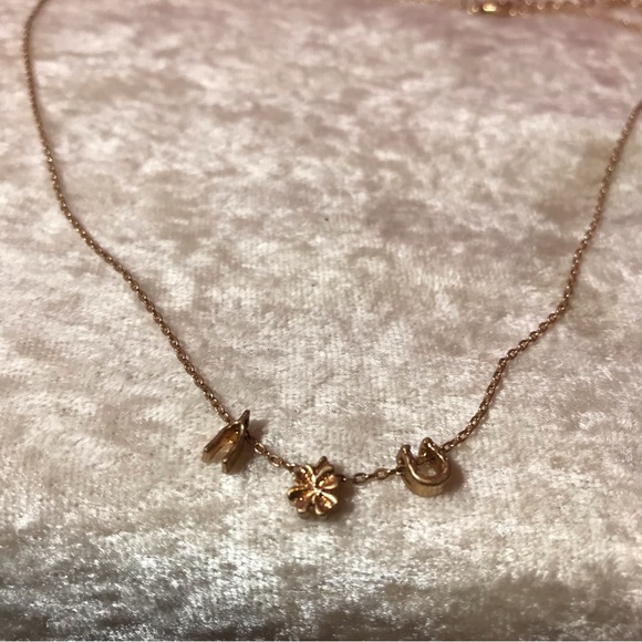 FREE * Maurices Gold St. Patricks’s Day Necklace Horseshoe Lucky Clover Wishbone - Picture 2 of 5